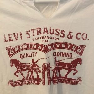Levi’s Tee